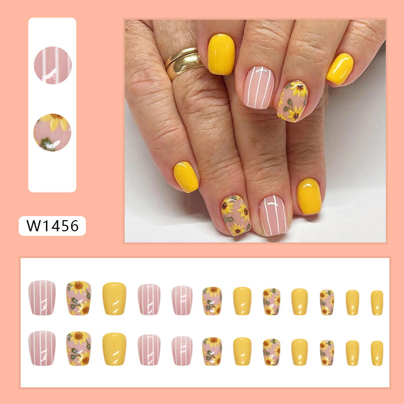 Sunflower flower yellow oil painting style wearable nail 24 pieces