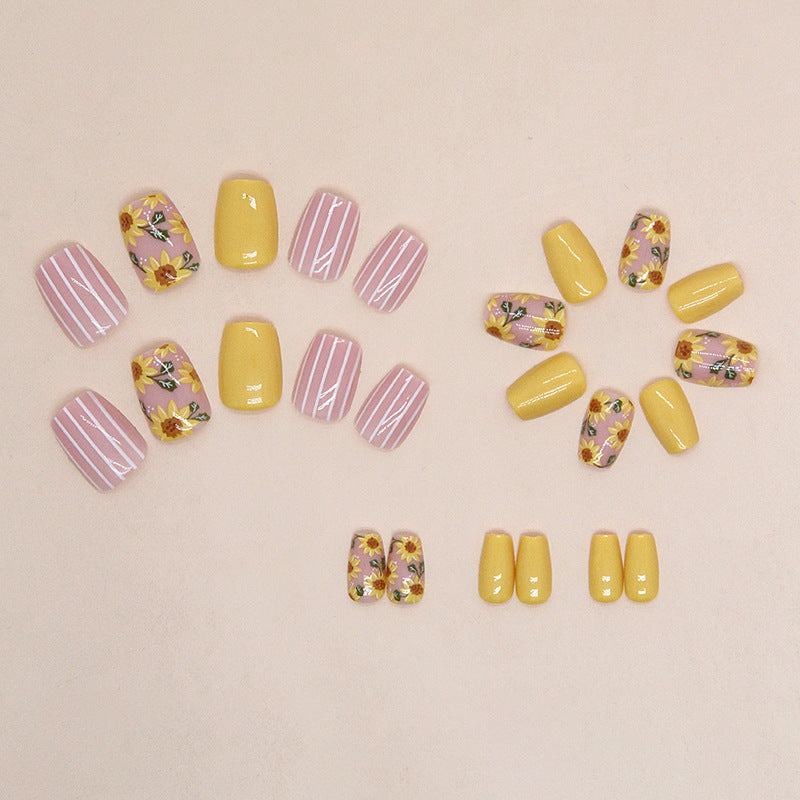 Sunflower flower yellow oil painting style wearable nail 24 pieces